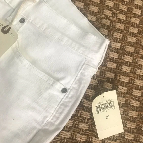 Lucky Brand New With Tags White Women’s Size 29 Bermuda Shorts - Picture 4 of 8